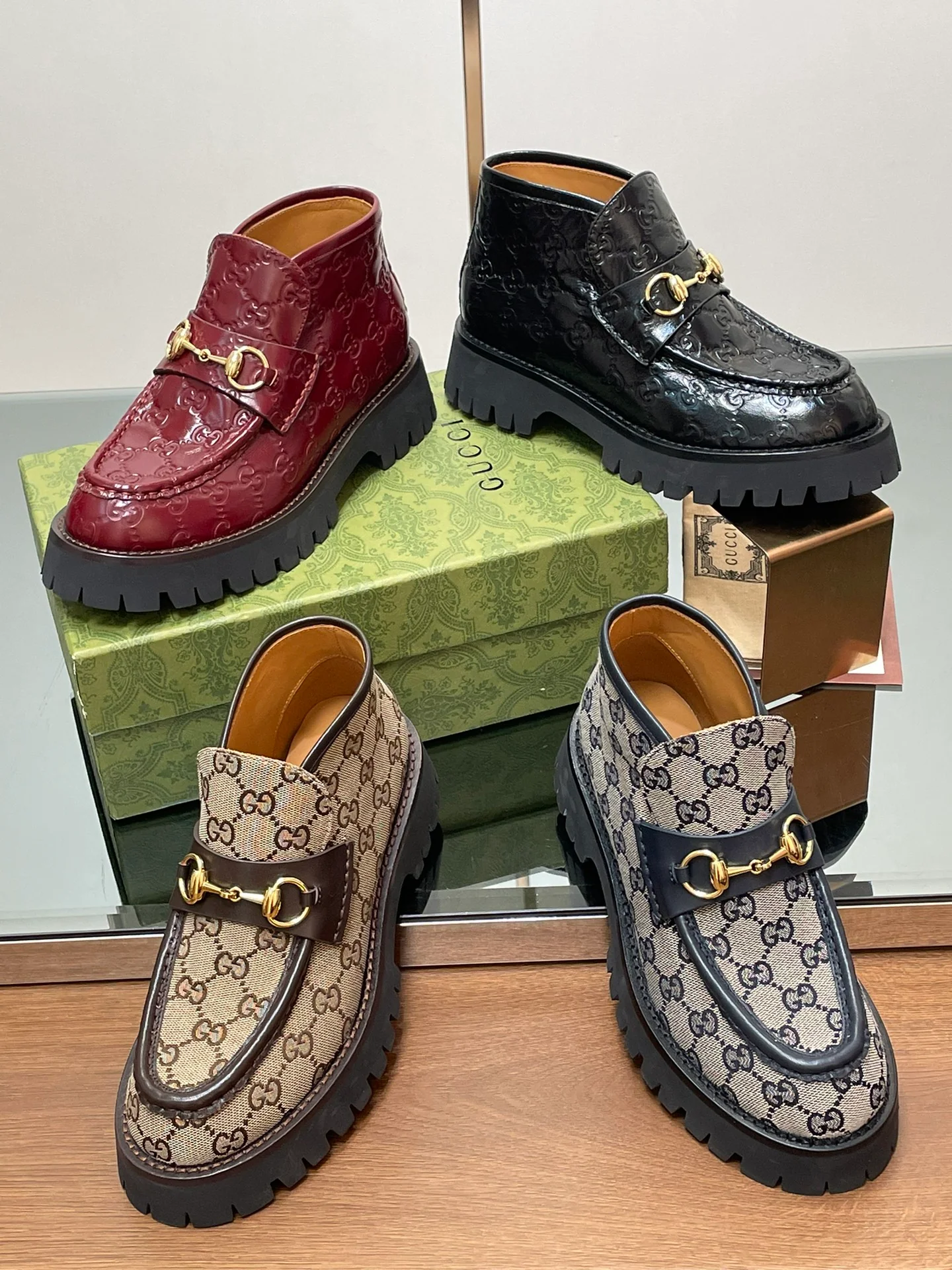 Ботильоны Gucci на платформе Horsebit 2024 года - изображение из коллекции.