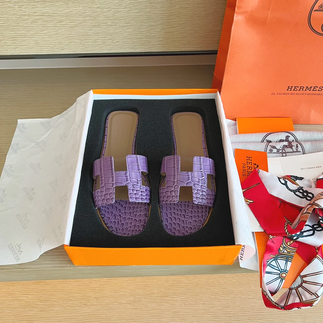 Сандалии Hermes-h на плоской подошве с крокодиловым рисунком-1