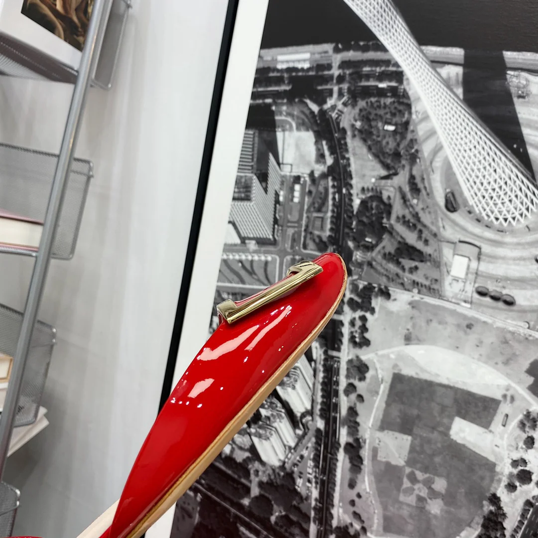 RV-плоское дно, полая квадратная верхняя часть, красный