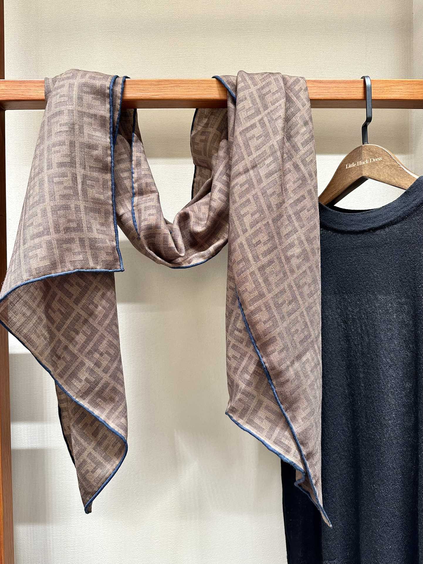 Классический платок Fendi 2024 с монограммой - 75-186