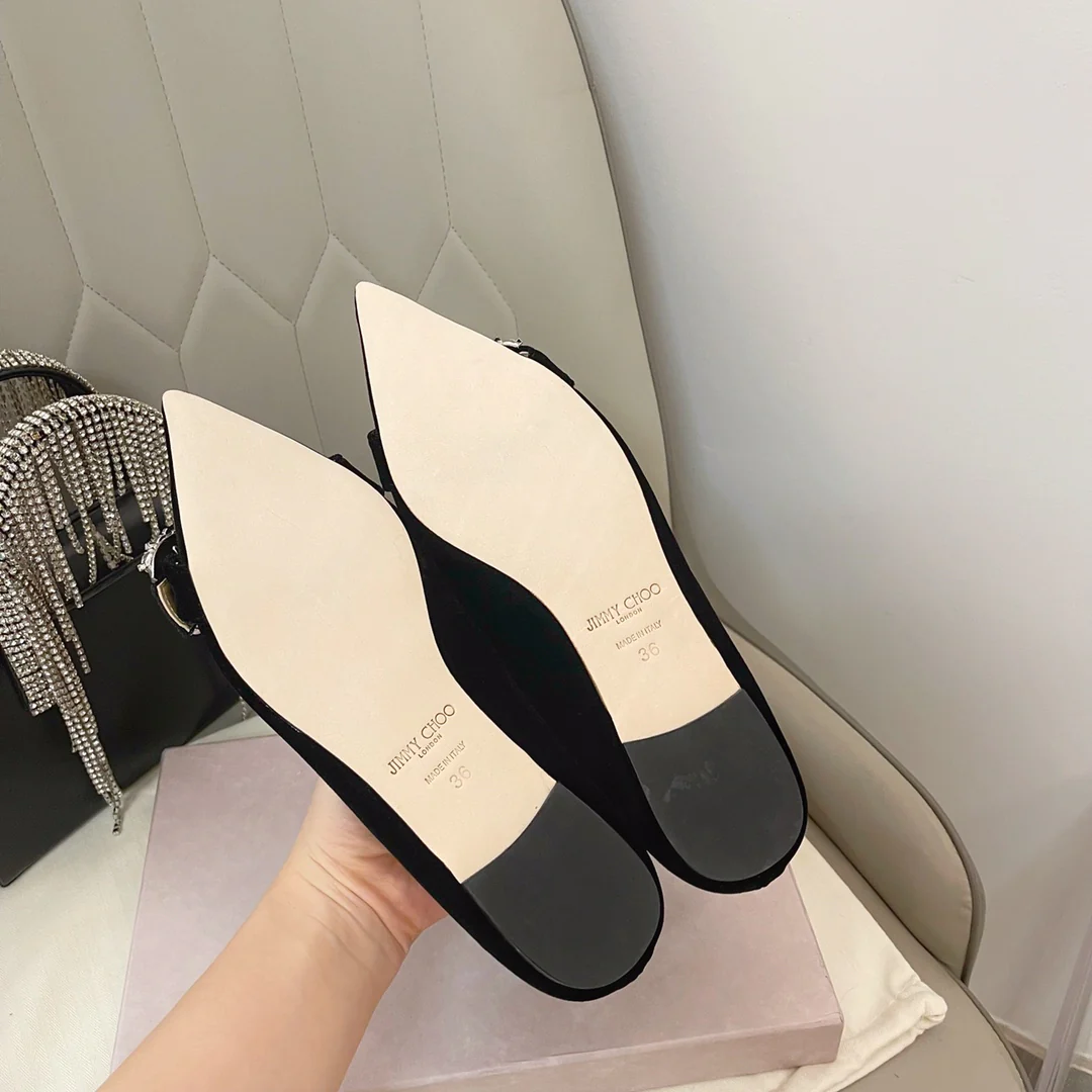 Jimmy - Туфли-балетки с застежкой на С-образный носок и стразами - Остроносые - Черные