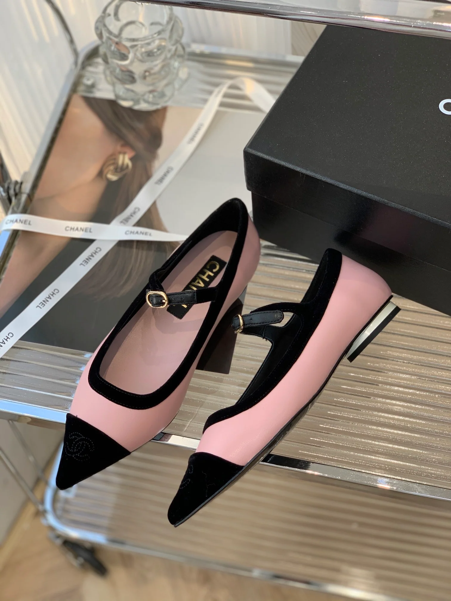 Туфли Мэри Джейн от Chanel — бархат и овечья кожа — розовые