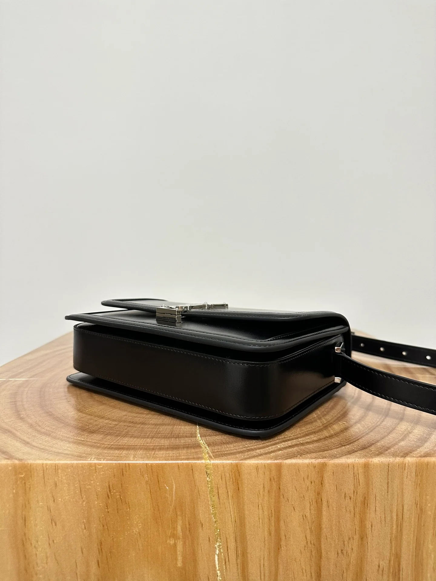 Сумка YSL Box Saint Laurent Tofu Bag - Большая - Черная с серебряной пряжкой