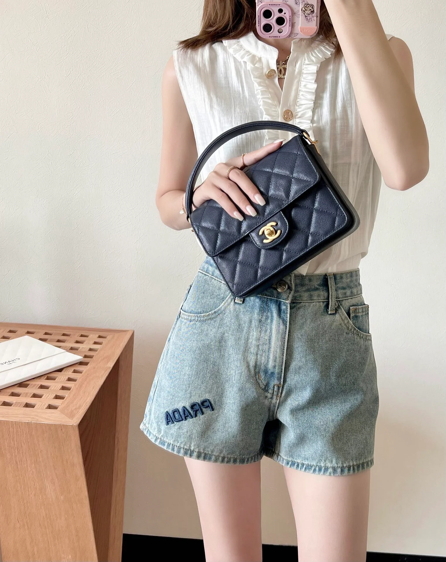 Сумка Chanel Medium Handle Flap Bag - синяя