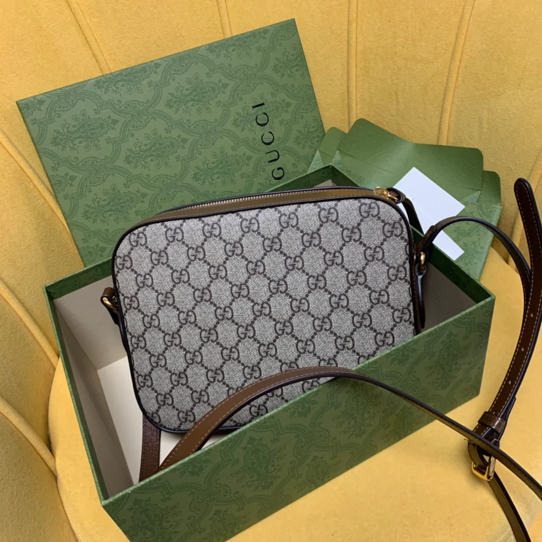 Сумка для фотоаппарата Gucci 1955 с пряжкой в ??виде подковы