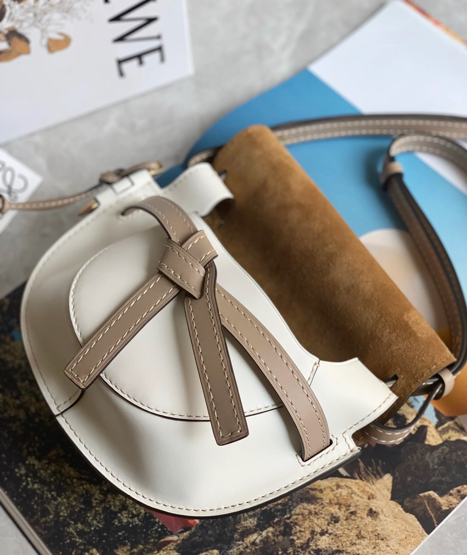 Loewe-gate-small-20x19x11-5-cm-10