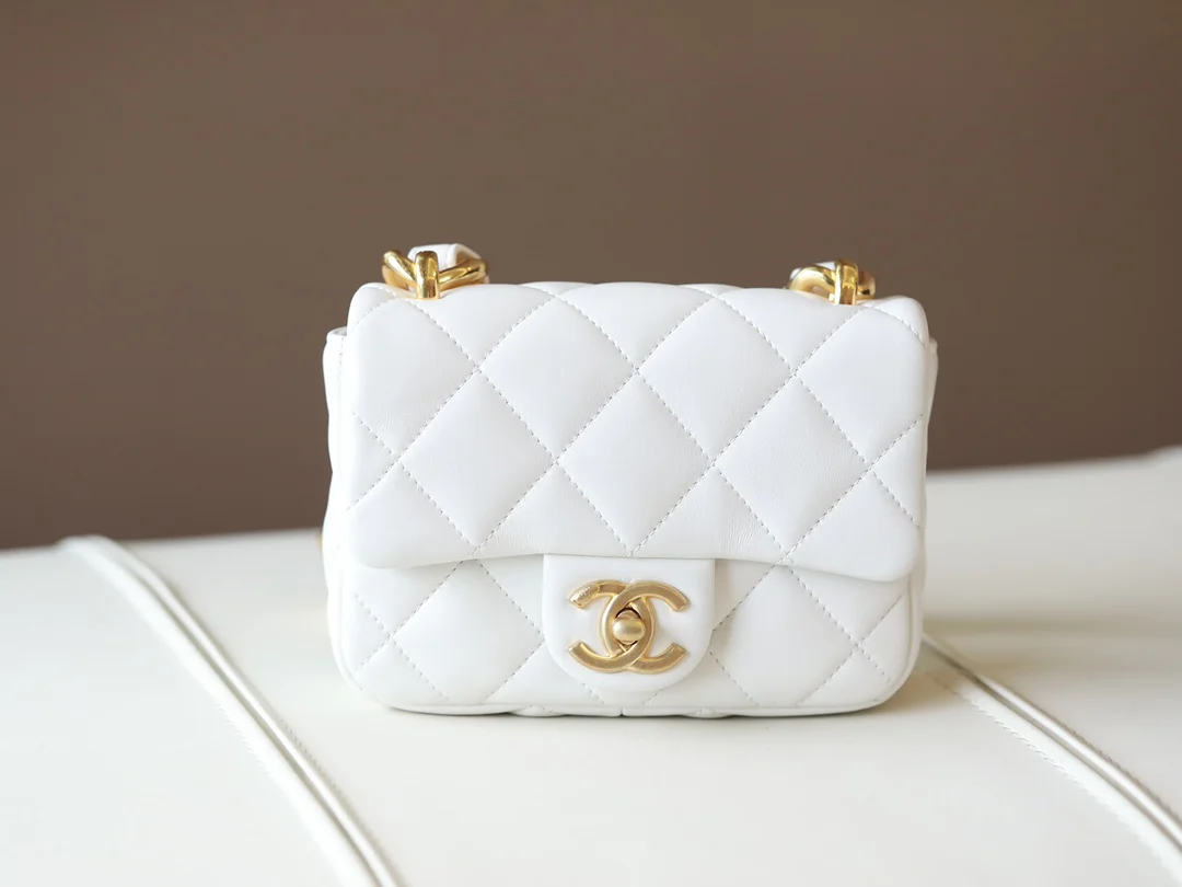 Сумка-мессенджер Chanel CF Vintage Underarm - белая - маленькая