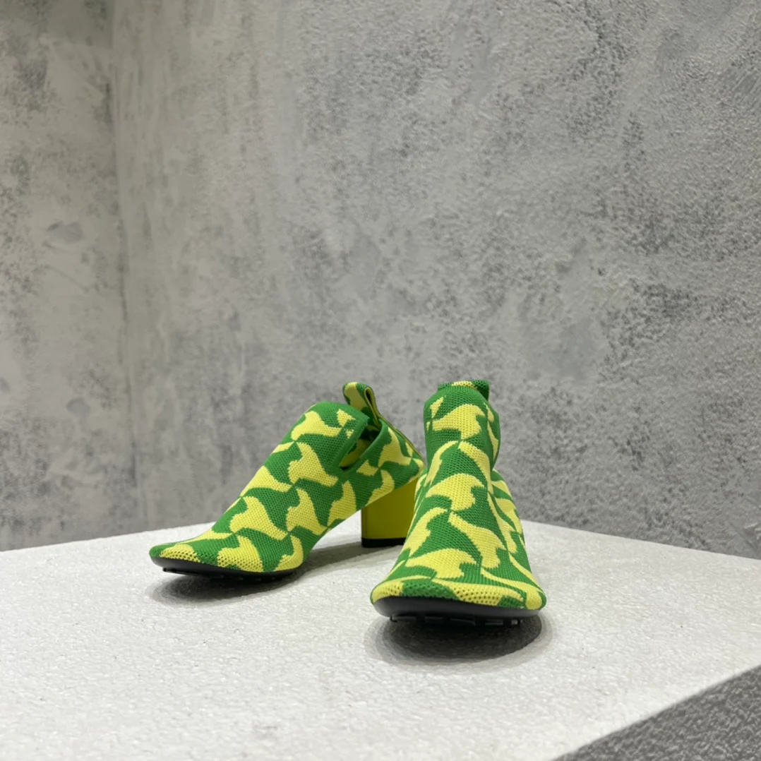 Новое поступление на официальном сайте BV-22s - размеры 35-39-40-42. Индивидуальные заказы возврату и обмену не подлежат.