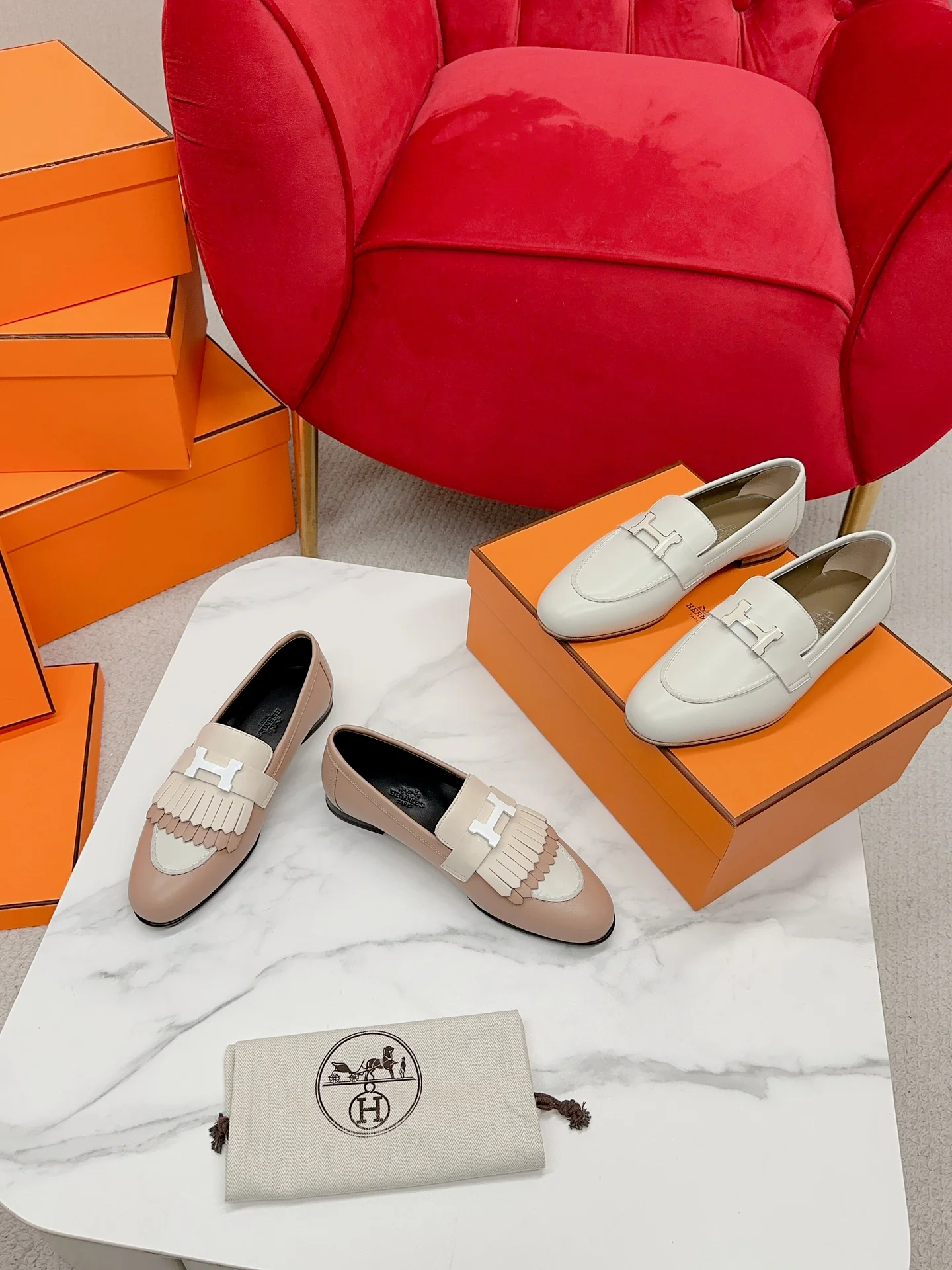 Лоферы Hermes Royal с кисточками, цвет ?Молочный чай?