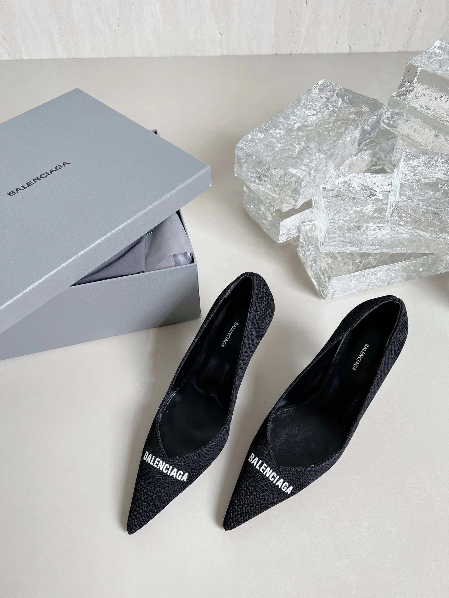 Balenciaga - Туфли-лодочки с острым носком, 2022 год.