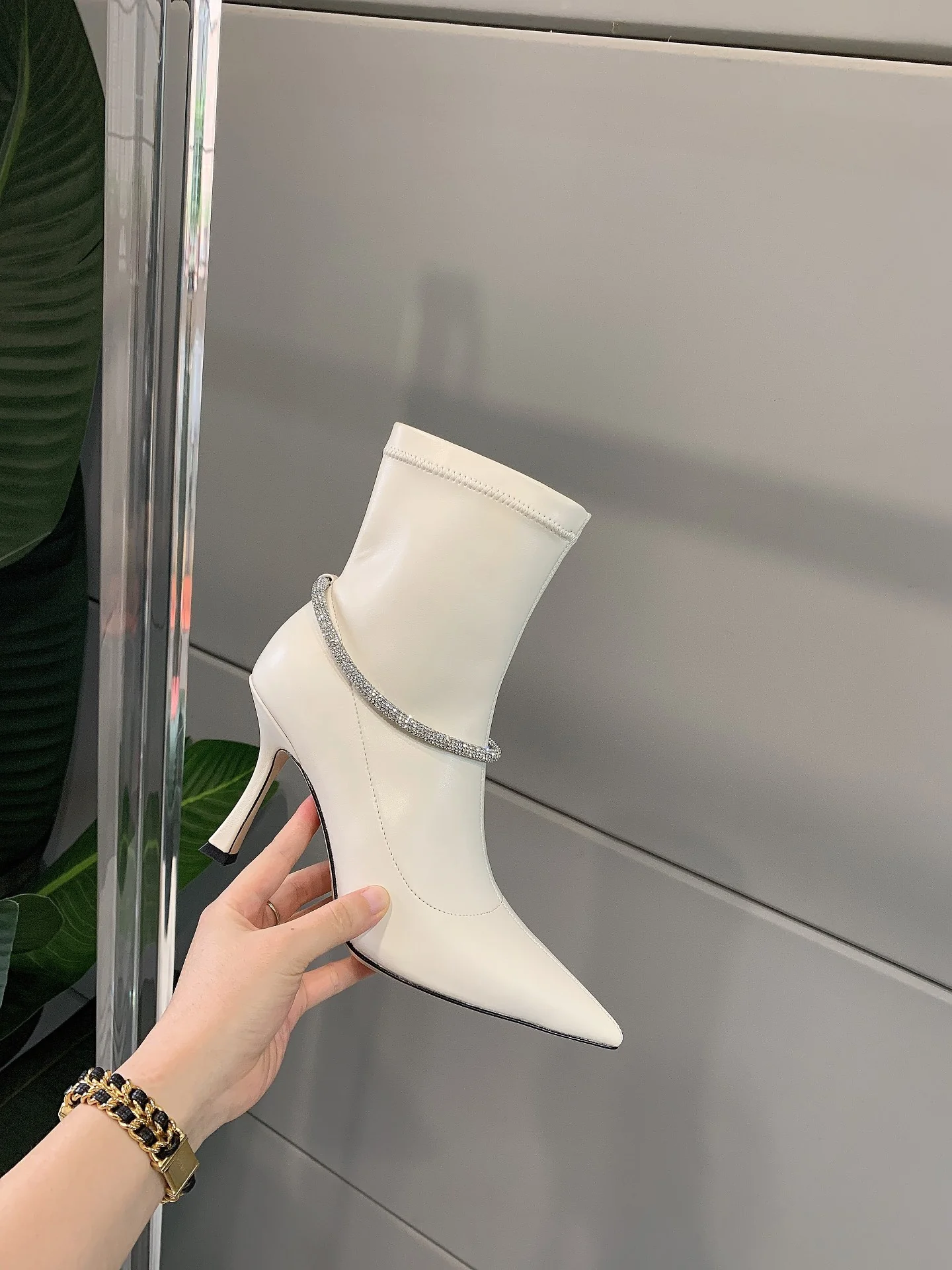 Ботинки Jimmy - Thin Chain Style - на низком каблуке