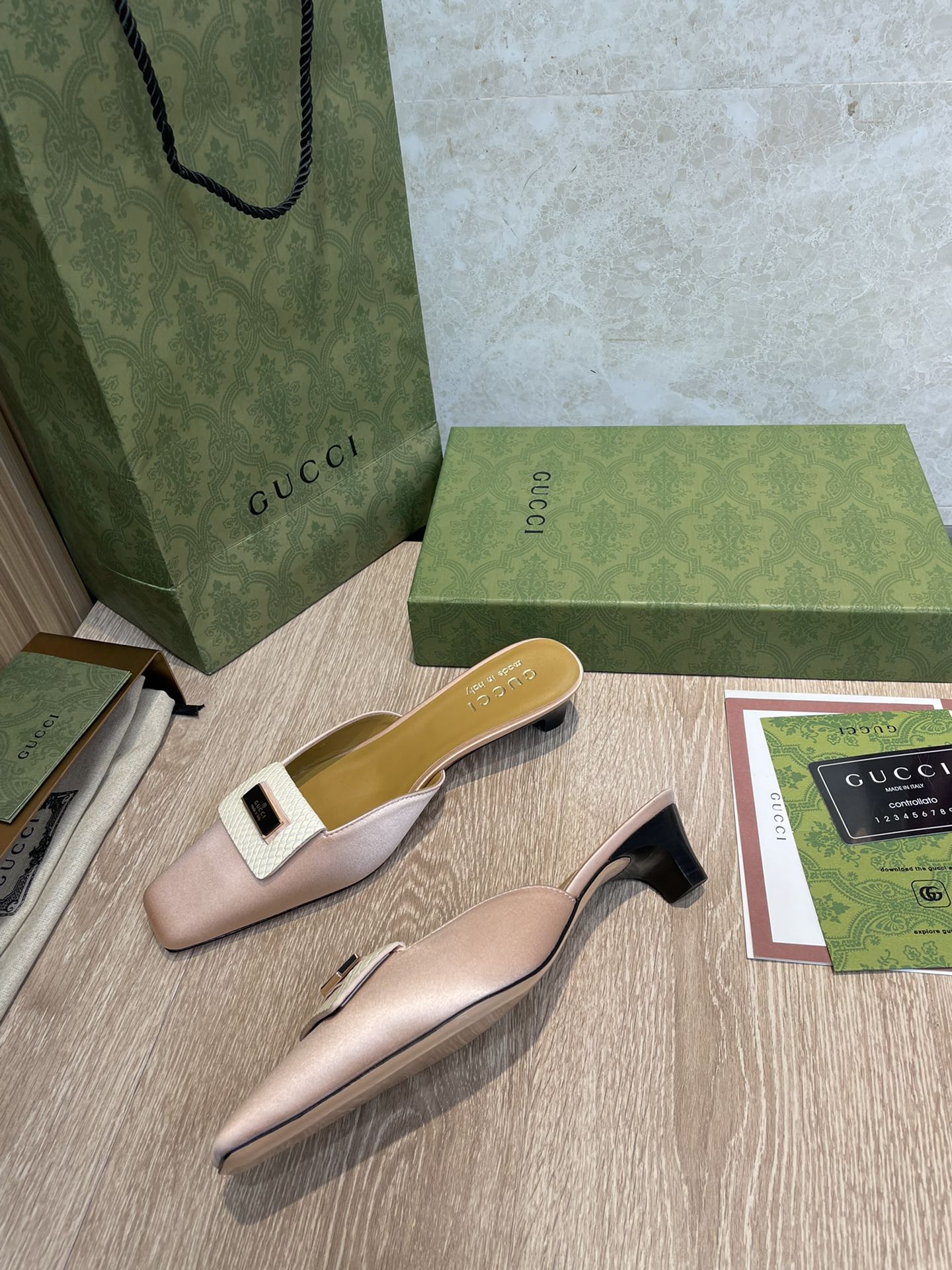 Gucci - Новинка начала весны 2022 года - Элегантные тапочки на низком каблуке