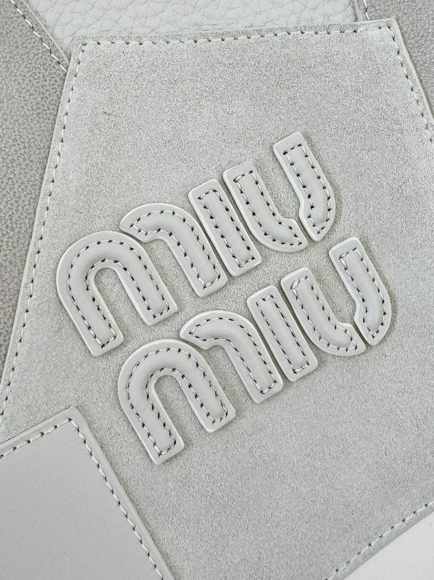 Miu Miu 520 Limited Edition - сумка-тоут Ivy (кожа в стиле пэчворк)