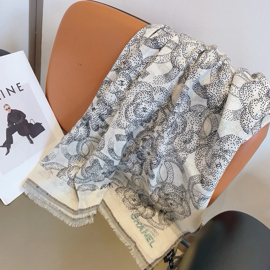 Шарф Chanel 2024 Metallic Camellia Scarf - серый