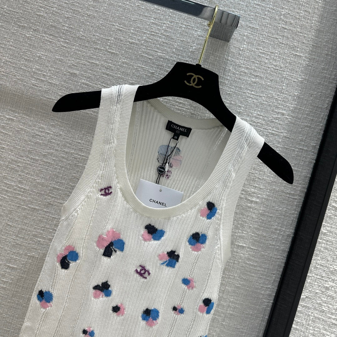 Chanel 2403 - Ажурный ребристый вязаный жилет - Белый