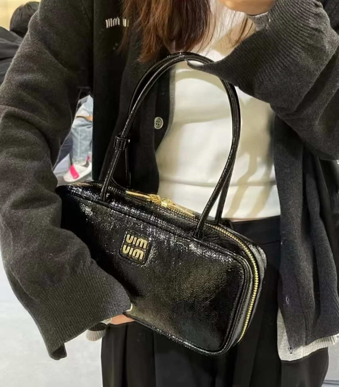 Miu Miu - 5bb173m1050 - Сумочка - Маленькая - Лакированная кожа, черная