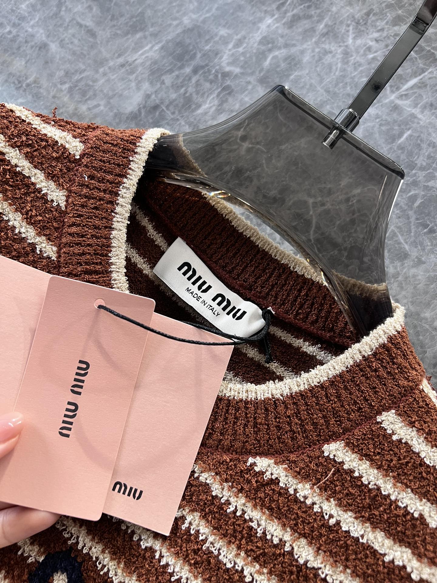 Miu Miu - 2404 - 24ss Весна/Лето Новый полосатый трикотажный топ с коротким рукавом