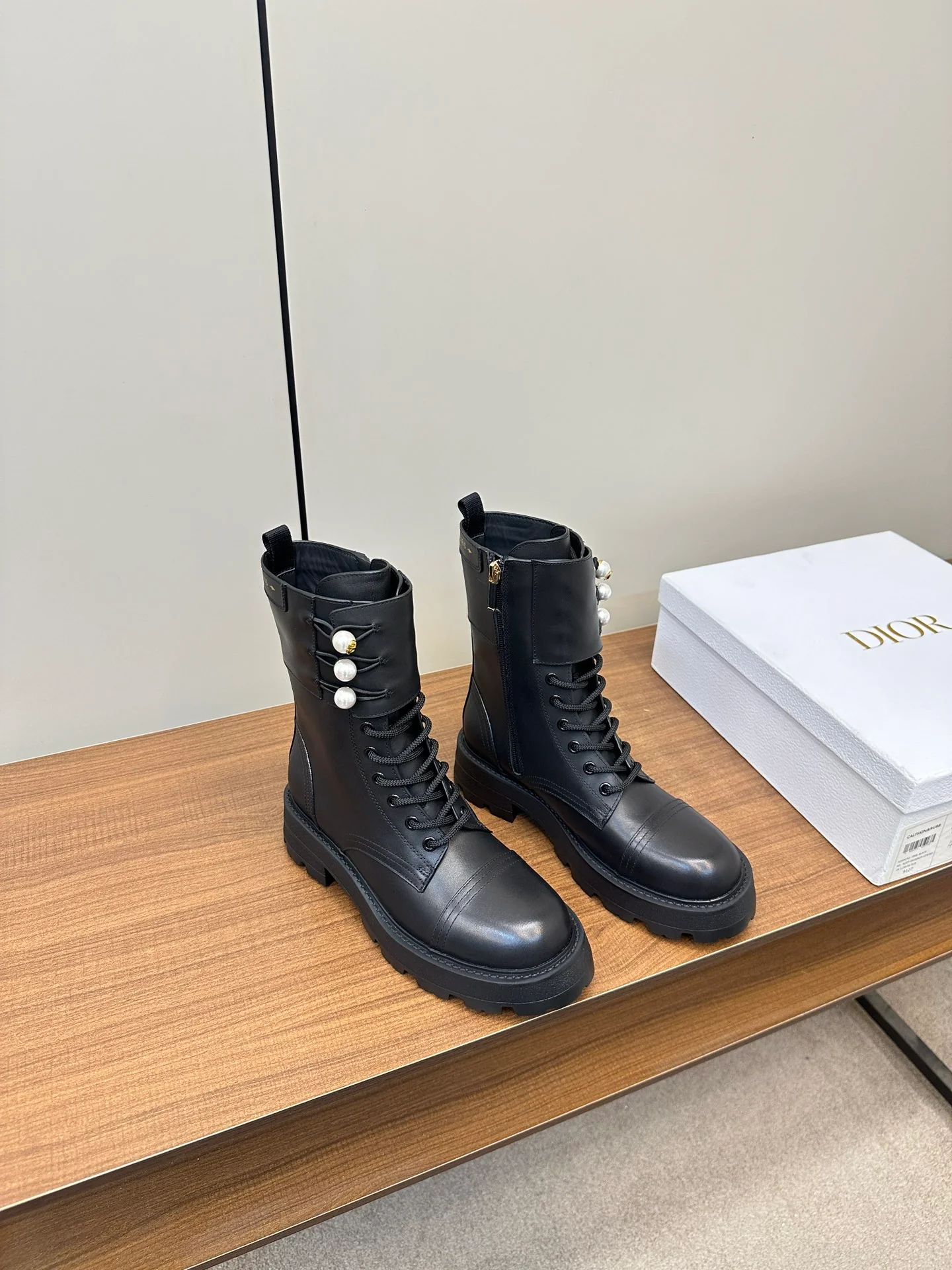 Ботинки Dior Dr. Martens 2024 — черные