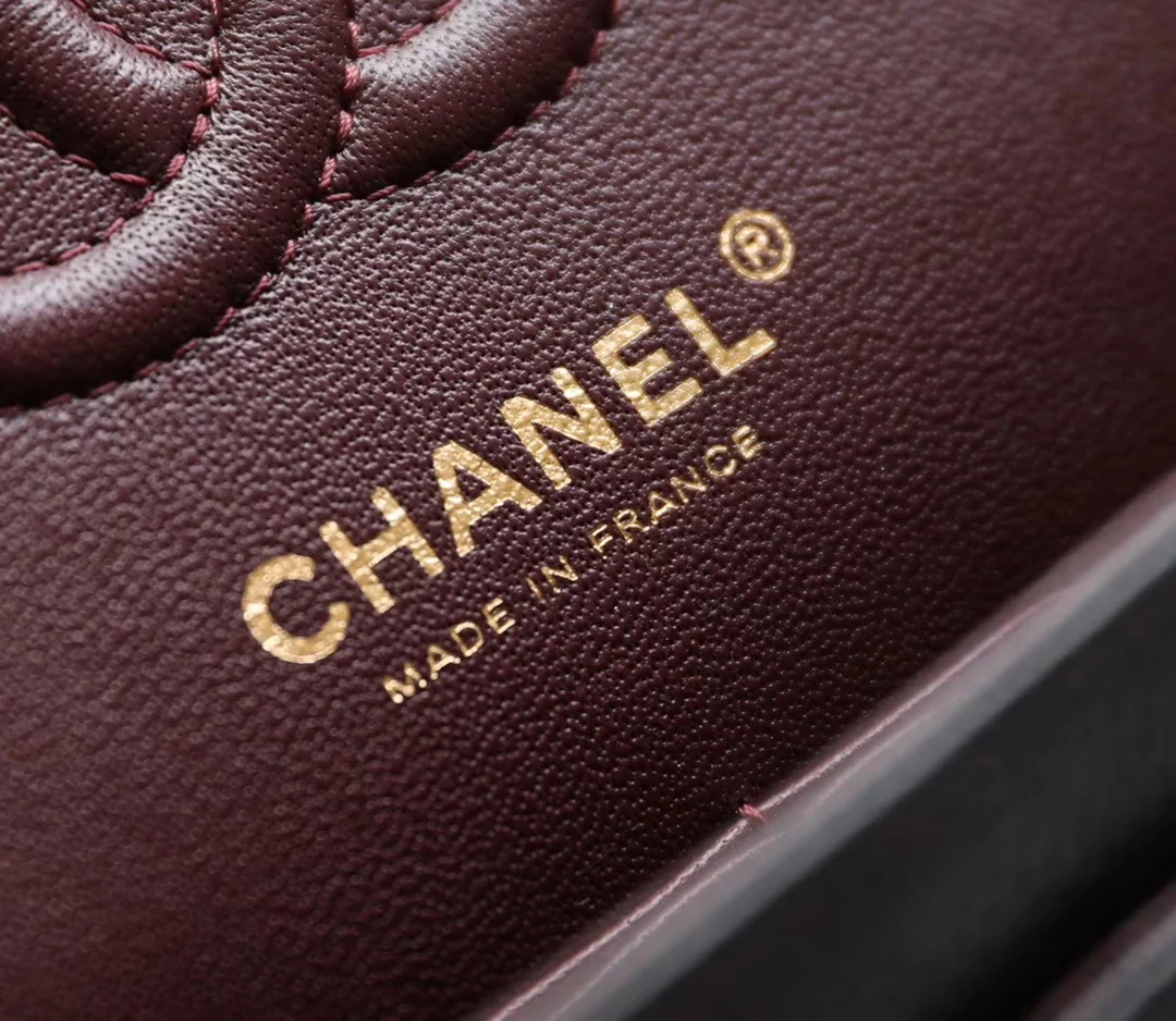 Chanel - Икра - Сумка CF - Черная с золотой фурнитурой - 23 см