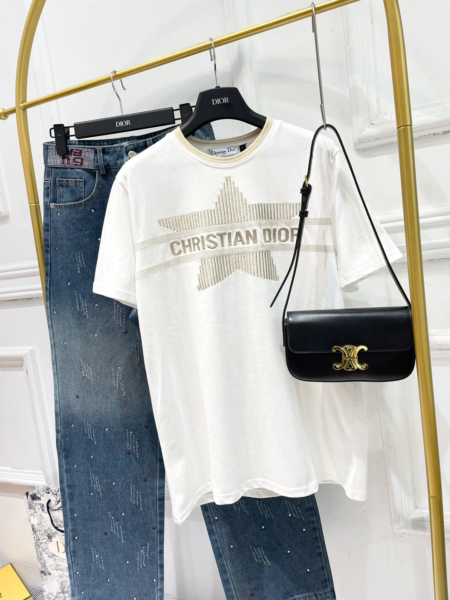 Футболка Dior 2403 из хлопка с коротким рукавом и золотой вышивкой, свободного кроя - золотистая