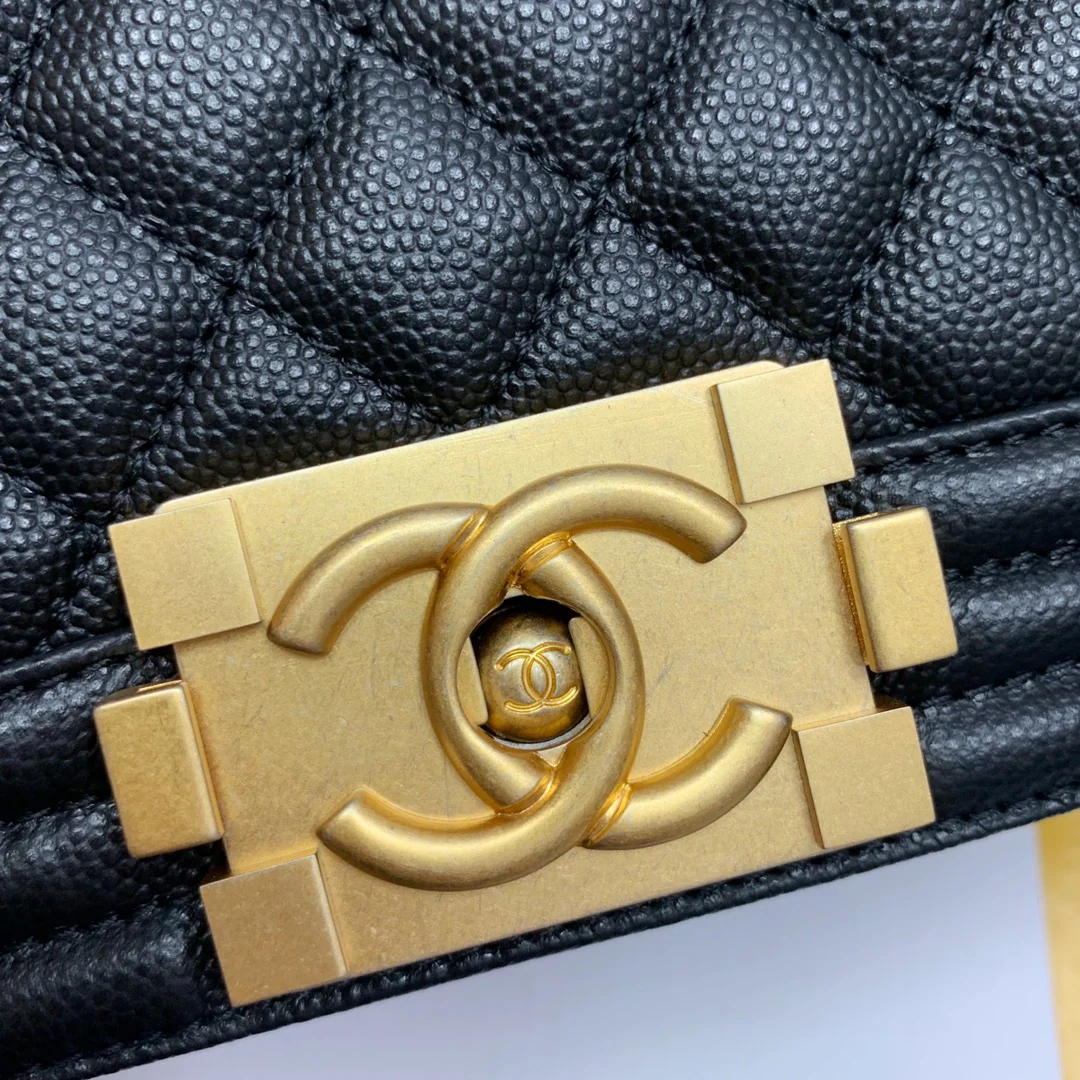 Chanel-boy-20cm-27