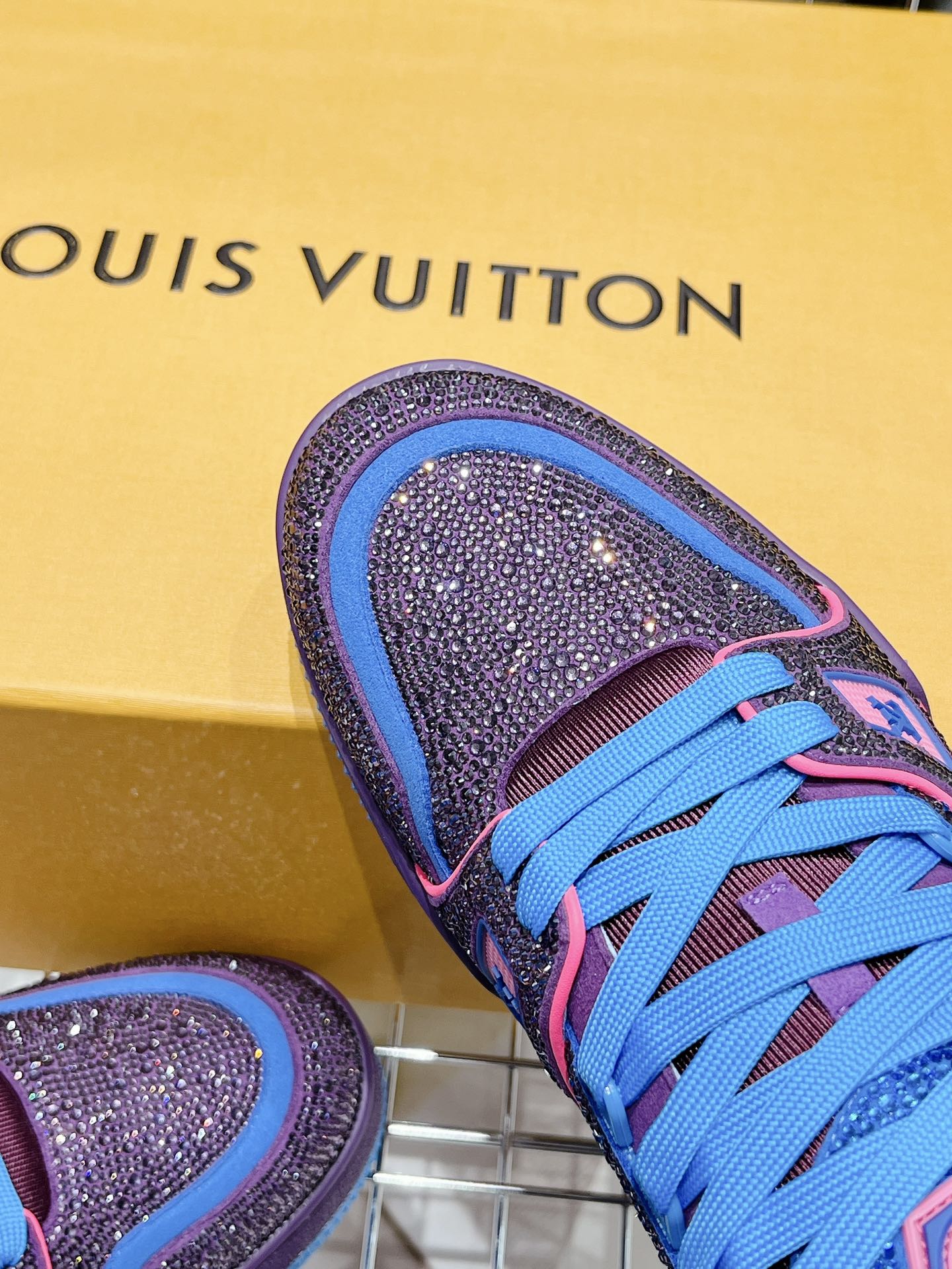 Кроссовки LV Trainer - обувь для скейтбординга - глянцевые сине-розовые - унисекс