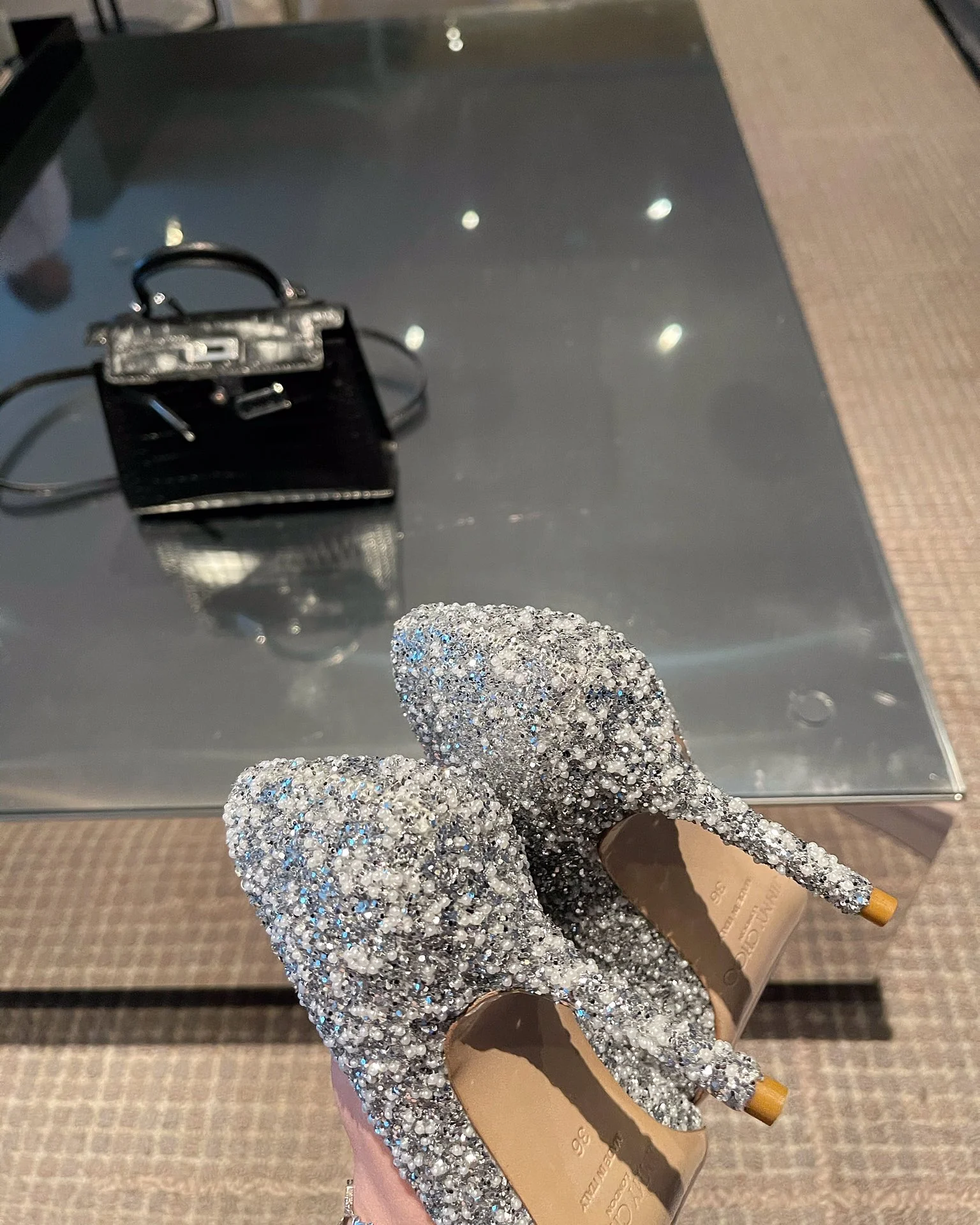 Туфли на высоком каблуке Jimmy с блестками и жемчугом - серебристые - 8 см