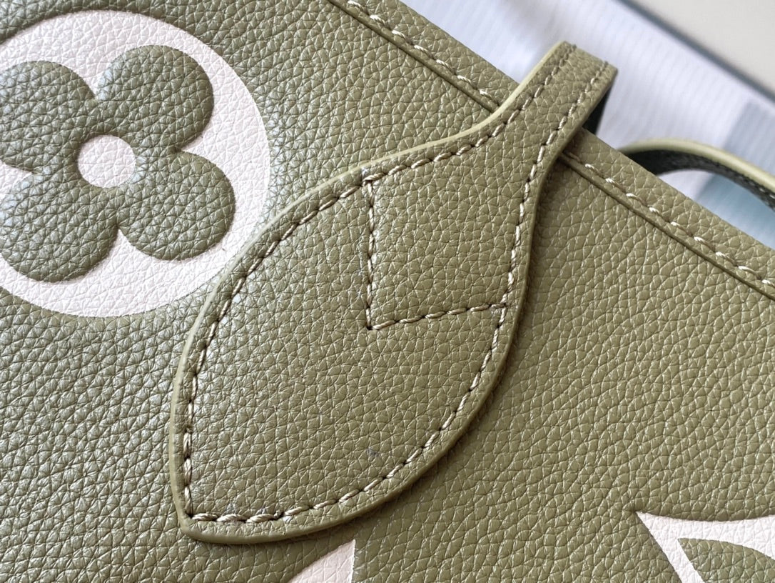 m46649-LV-neverfull-mm-grass green