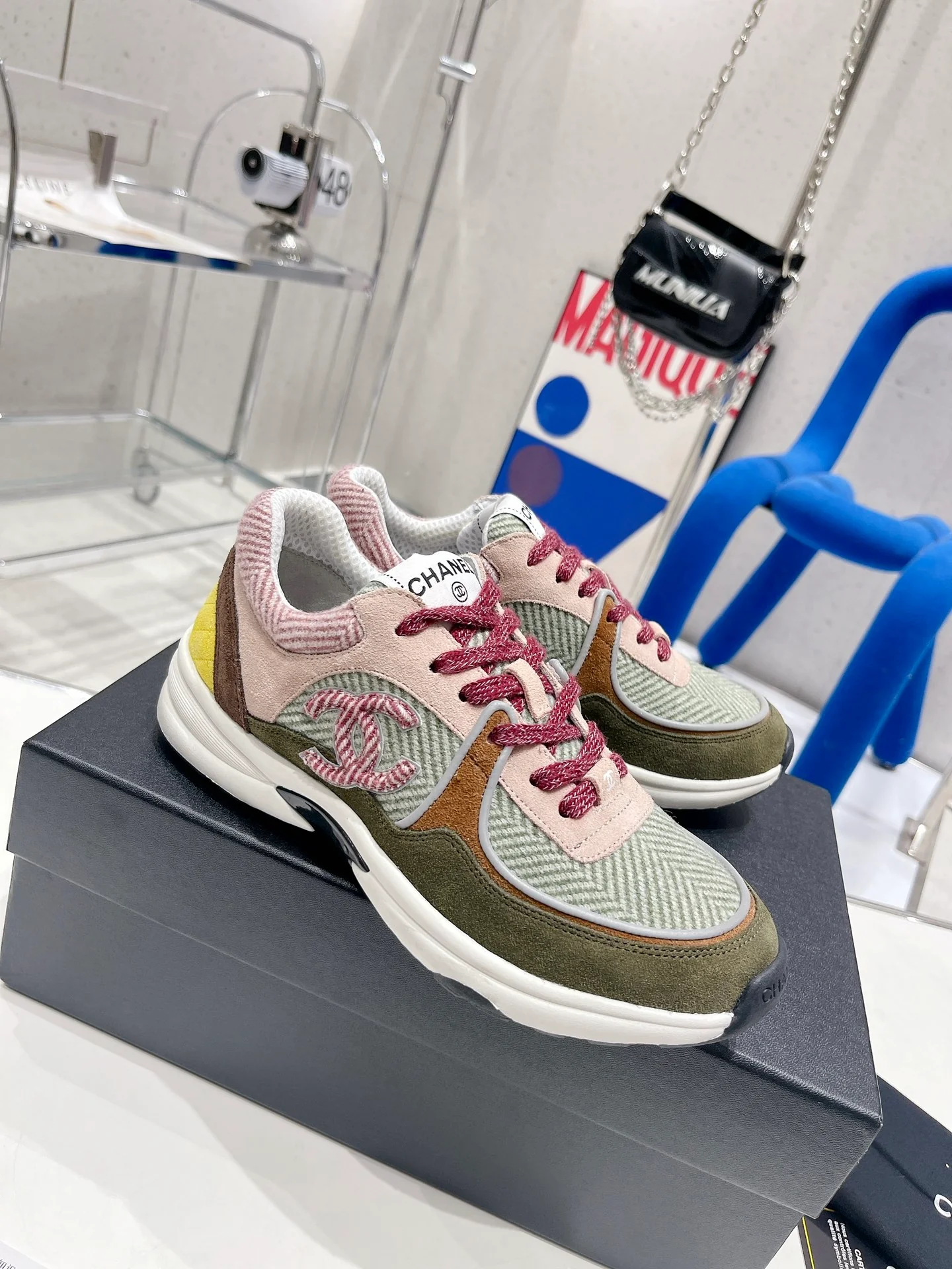 Повседневные кроссовки Chanel осень/зима 2022 — зеленые