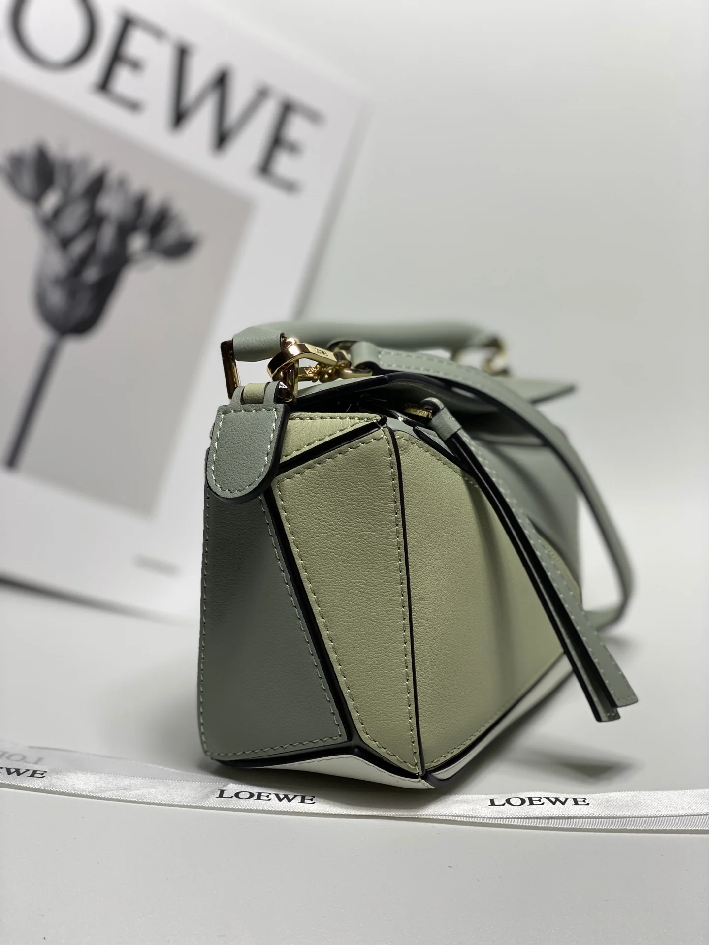 Мини-сумка Loewe Puzzle Bag из телячьей кожи - 28