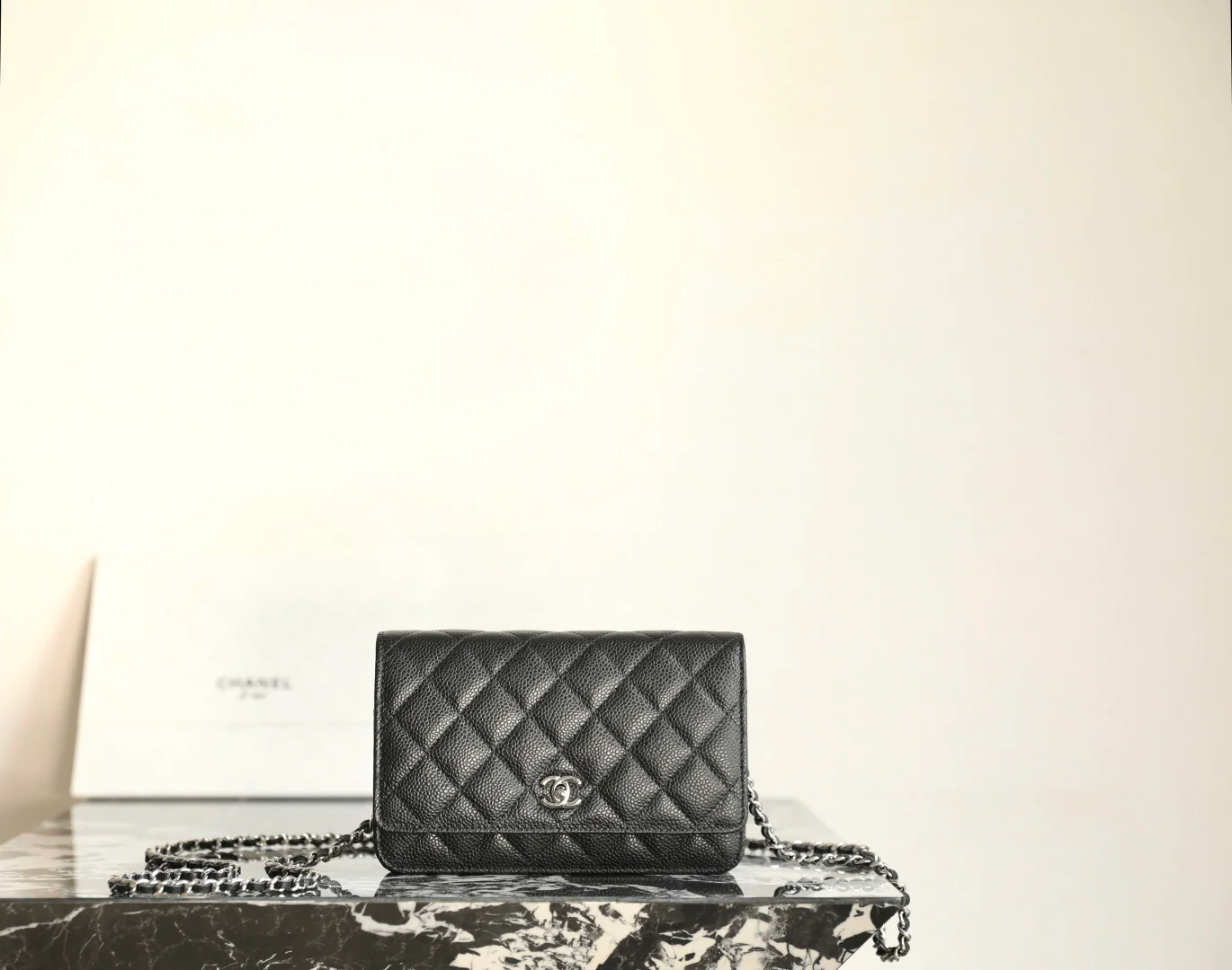 Chanel WOC Черное золото