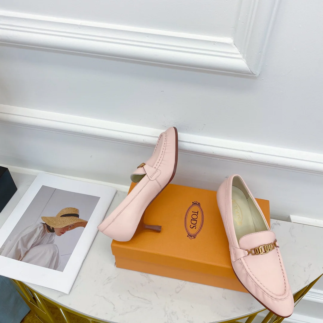 Tods - Лоферы с острым носком и низким каблуком