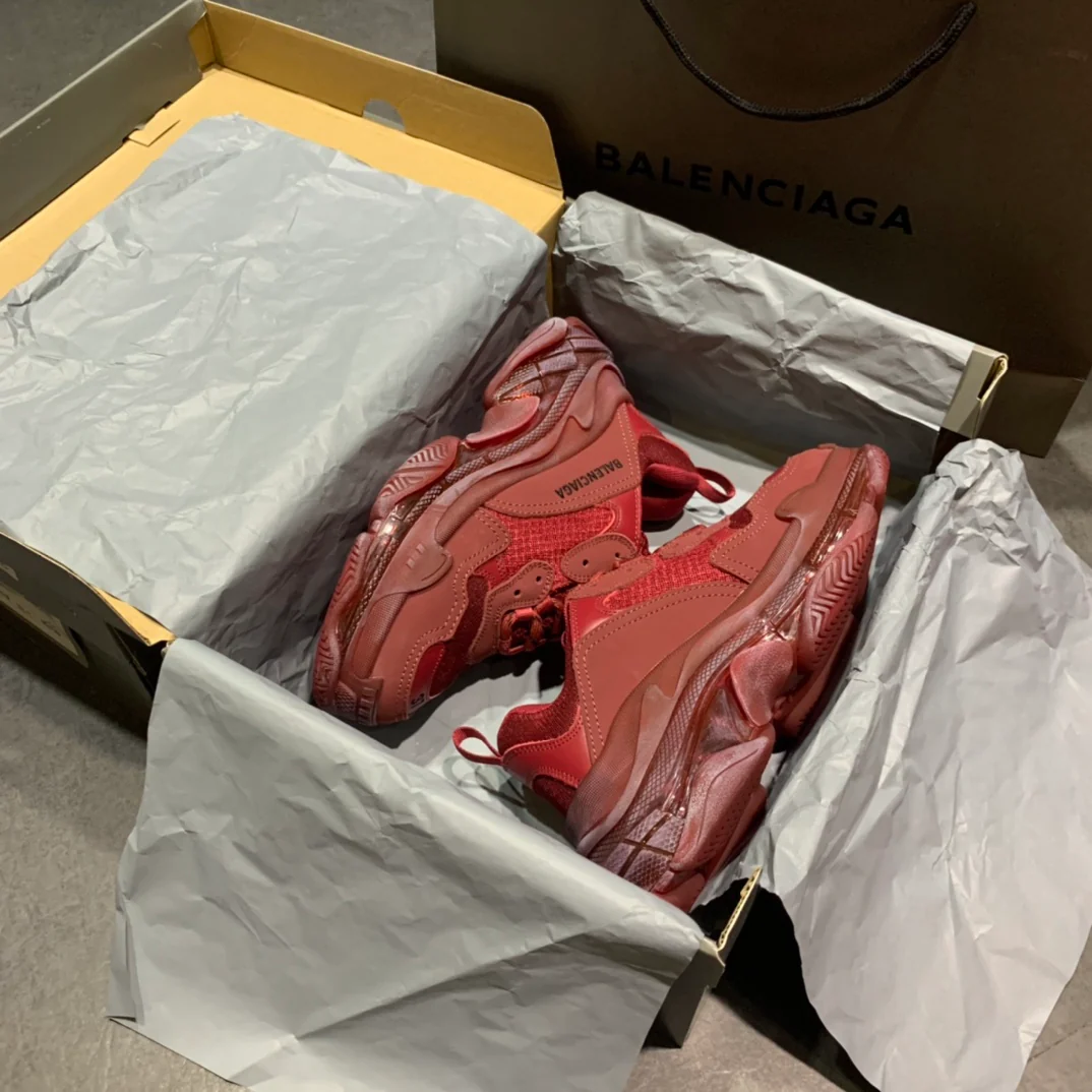 Li Shi - Папины кроссовки - Темно-красные