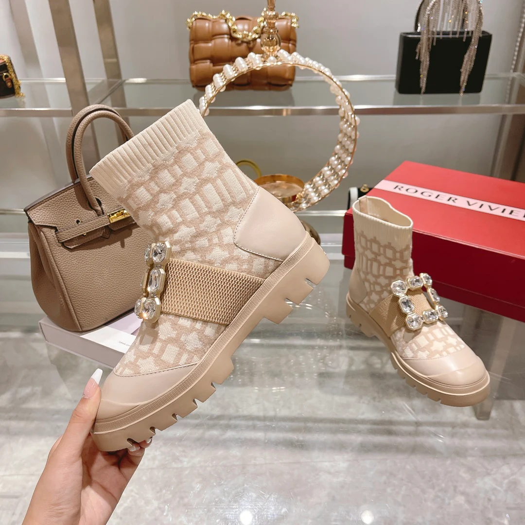 Обувь RV Shoes - Новинка ранней весны 2022 года - Классические ботинки на резинке с пряжкой и стразами.