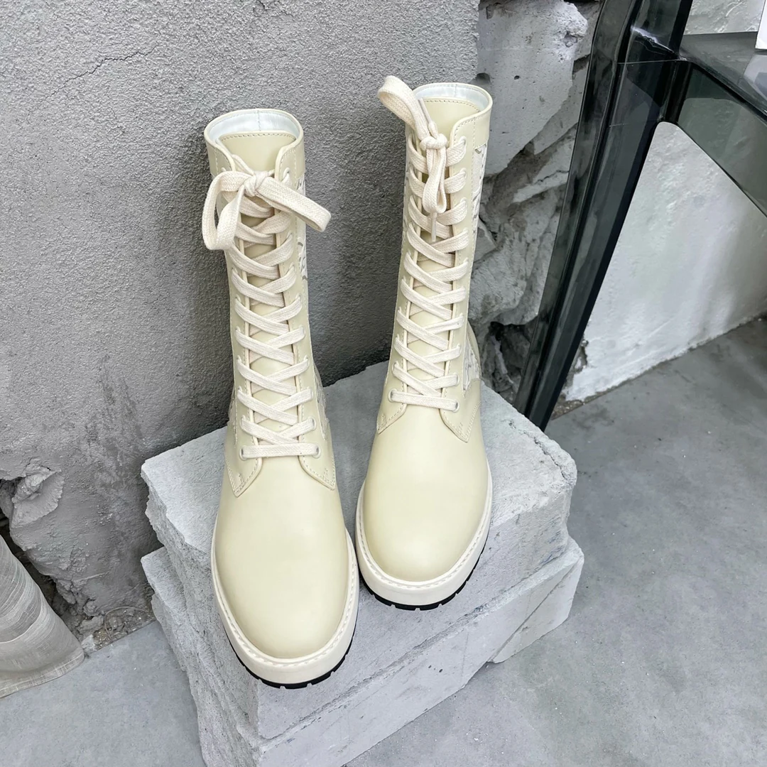 Fendi - Высокие сапоги на шнуровке - Белые