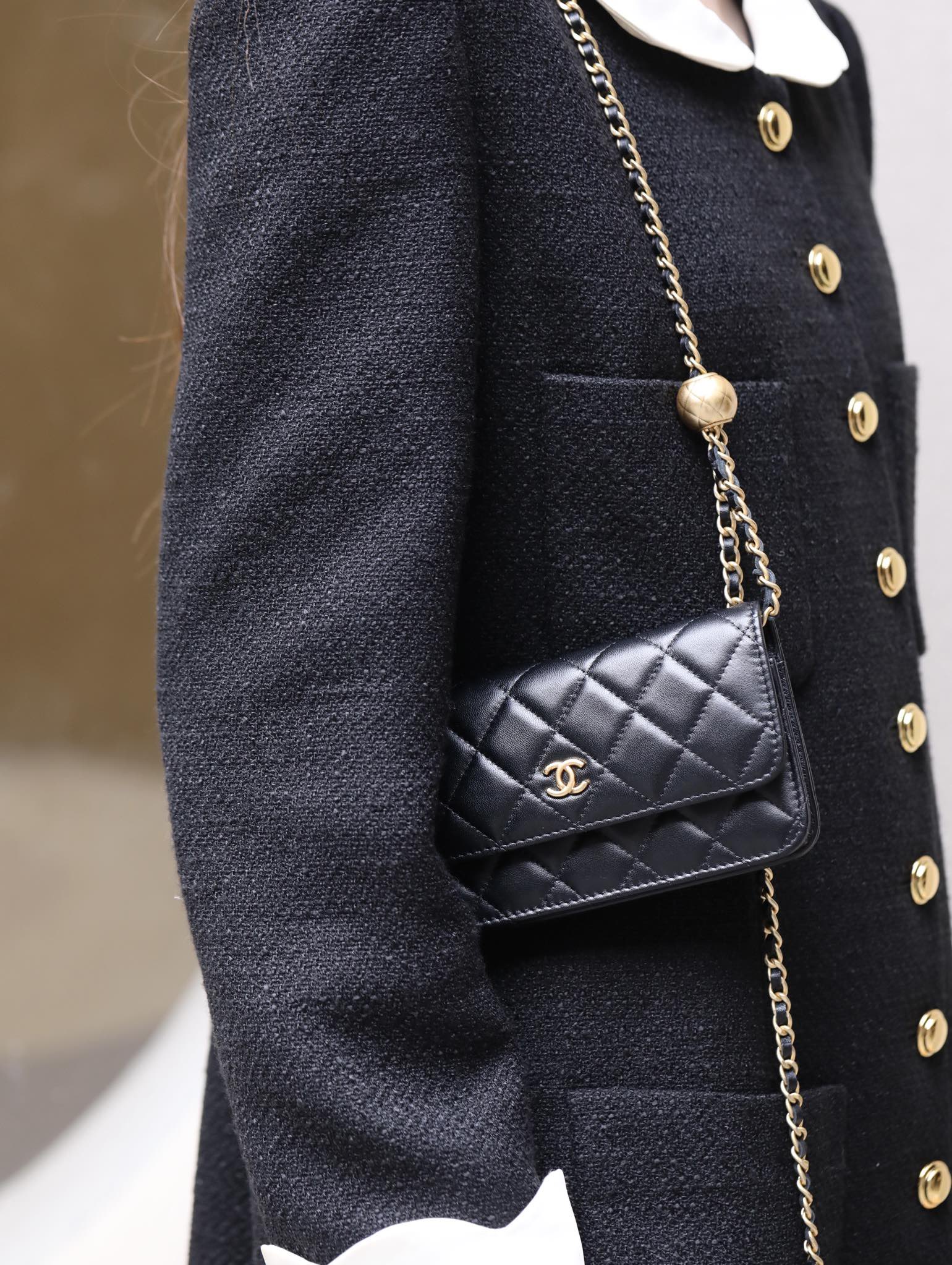 Chanel - Chanel - Золотой шар WOC - Черный