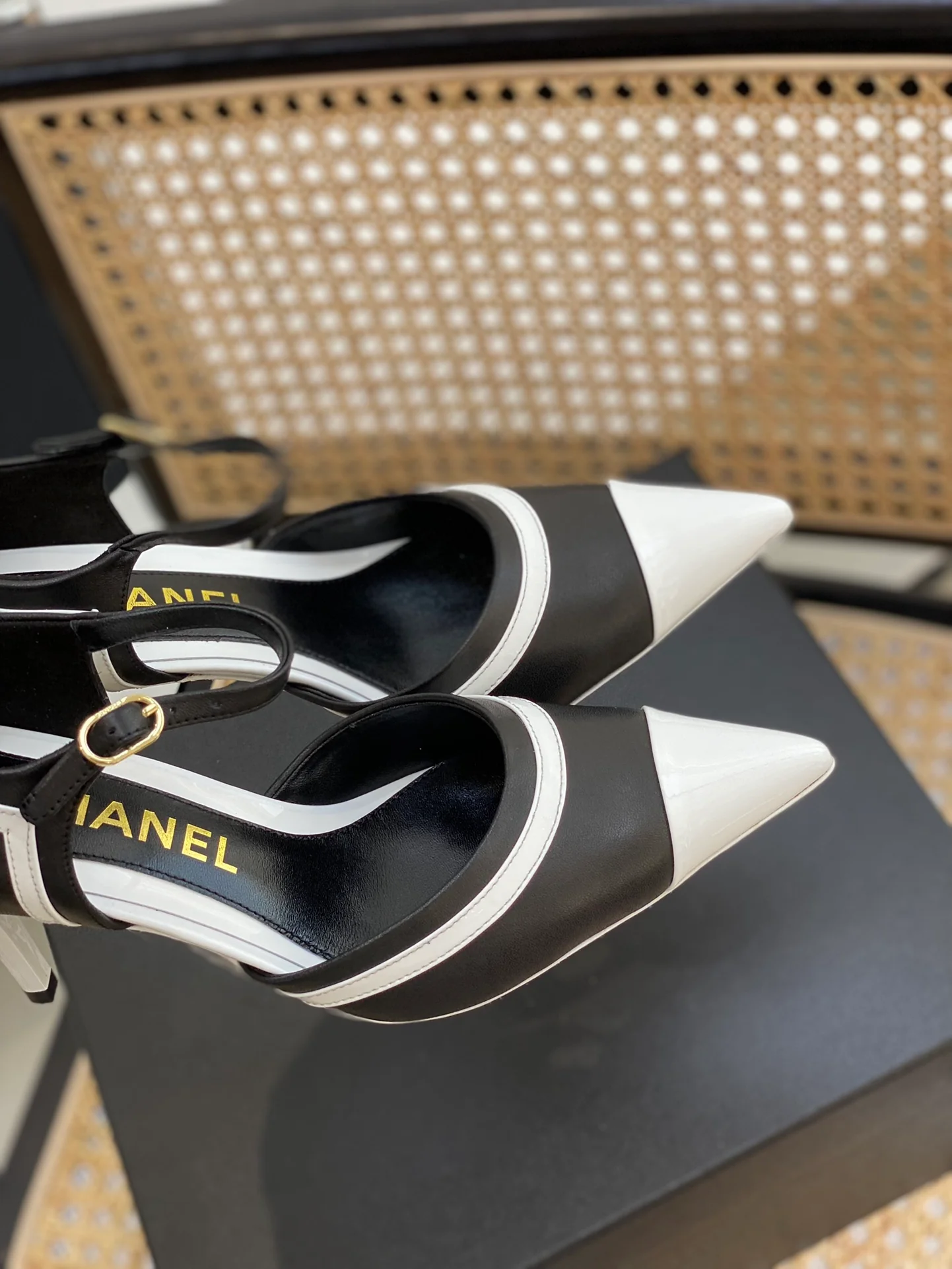 Туфли Chanel на высоком каблуке с острым носком - 8