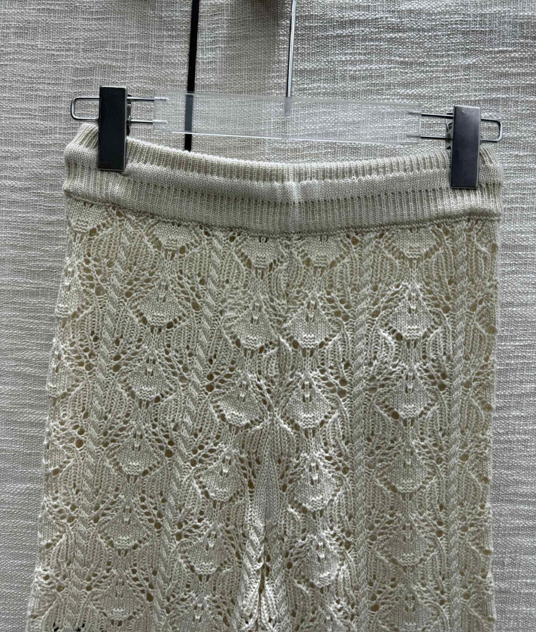 Chanel 2403 - Трикотажные шорты с ажурным узором