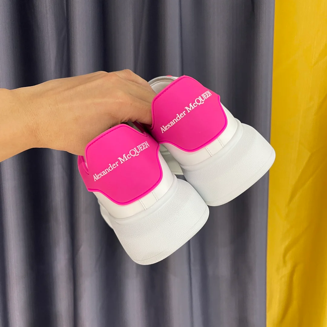 Классические белые кроссовки McQueen - унисекс - розово-красный каблук - премиум-издание