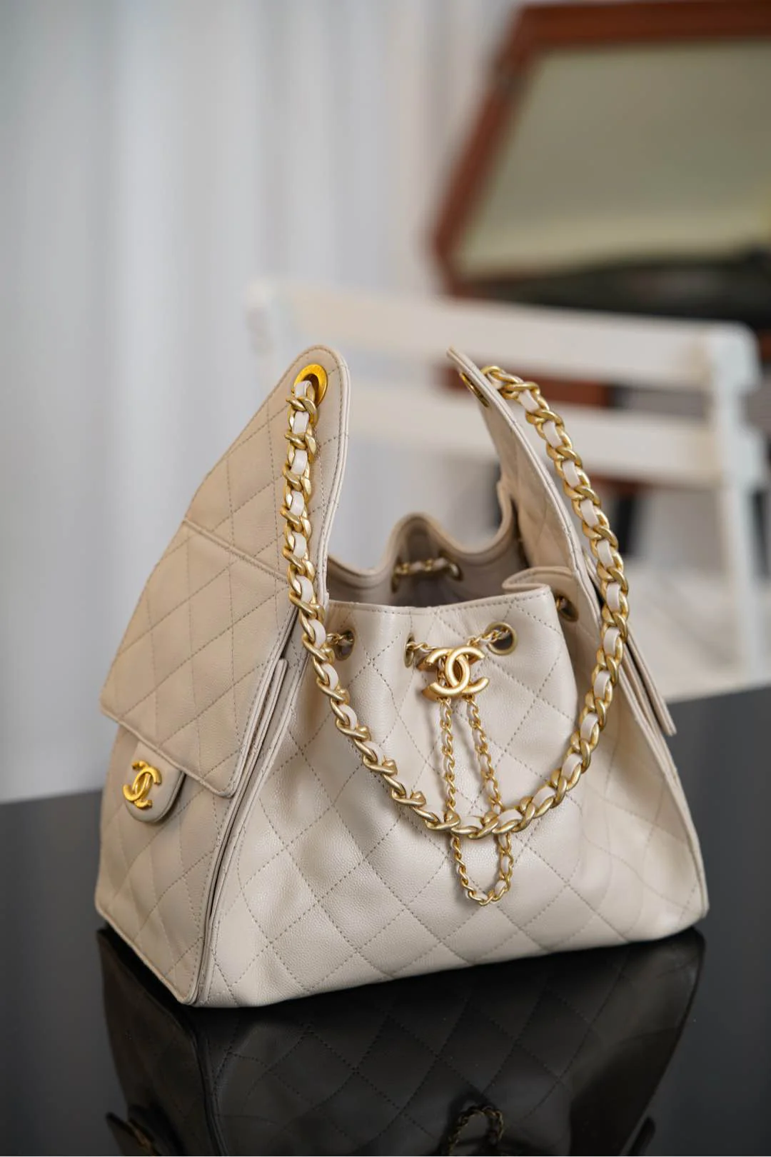 Сумка Chanel 25s 25bag Caviar Drawstring Hobo Small - Off-white