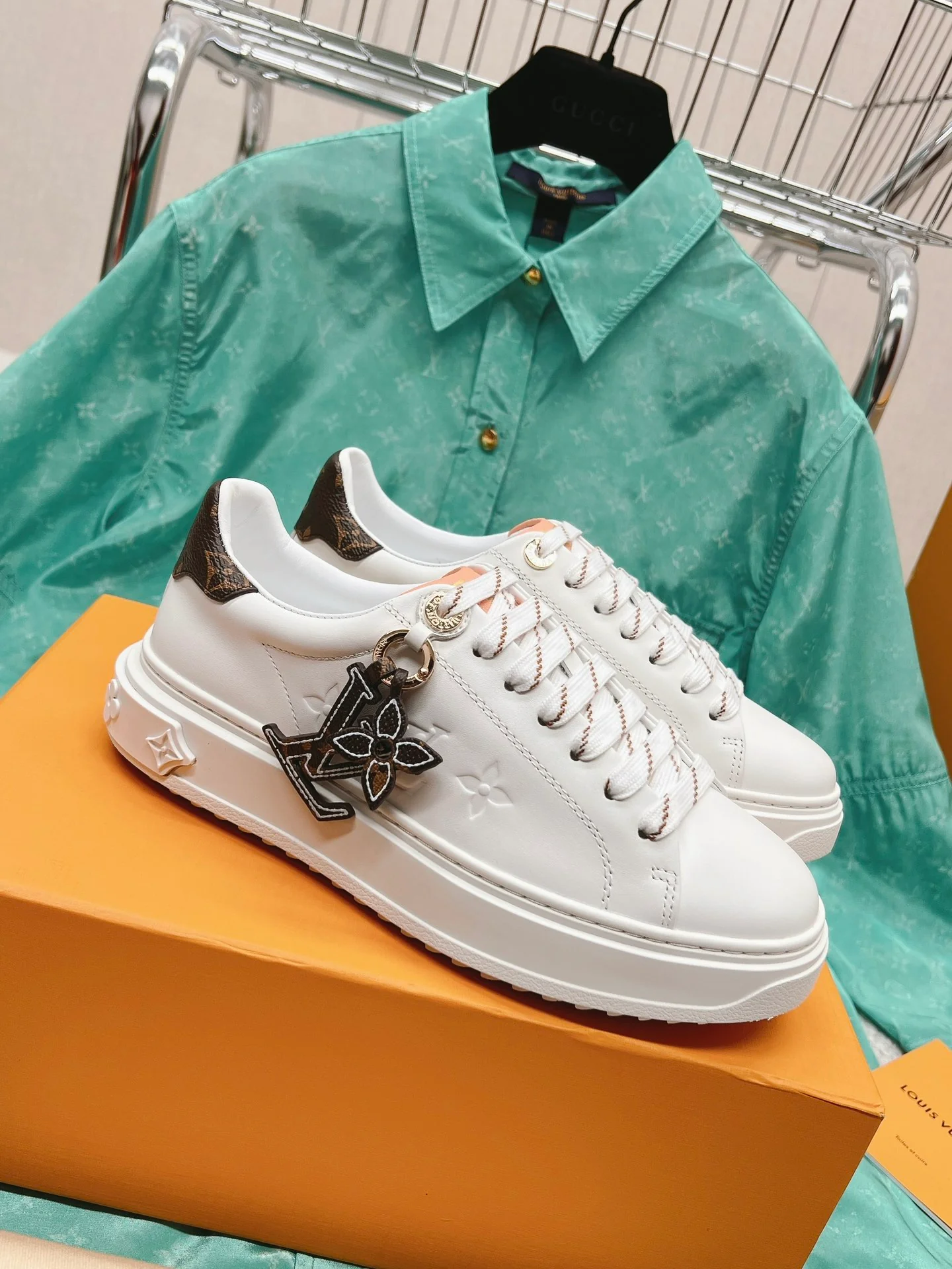LV-Vuitton-Yayoi Kusama-Classic White Sneakers-Embosed White