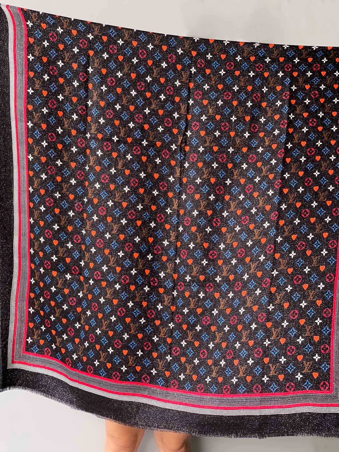 Квадратный шарф LV Silver Thread Card Game - 110-200 см - кашемир высшего качества (100%)