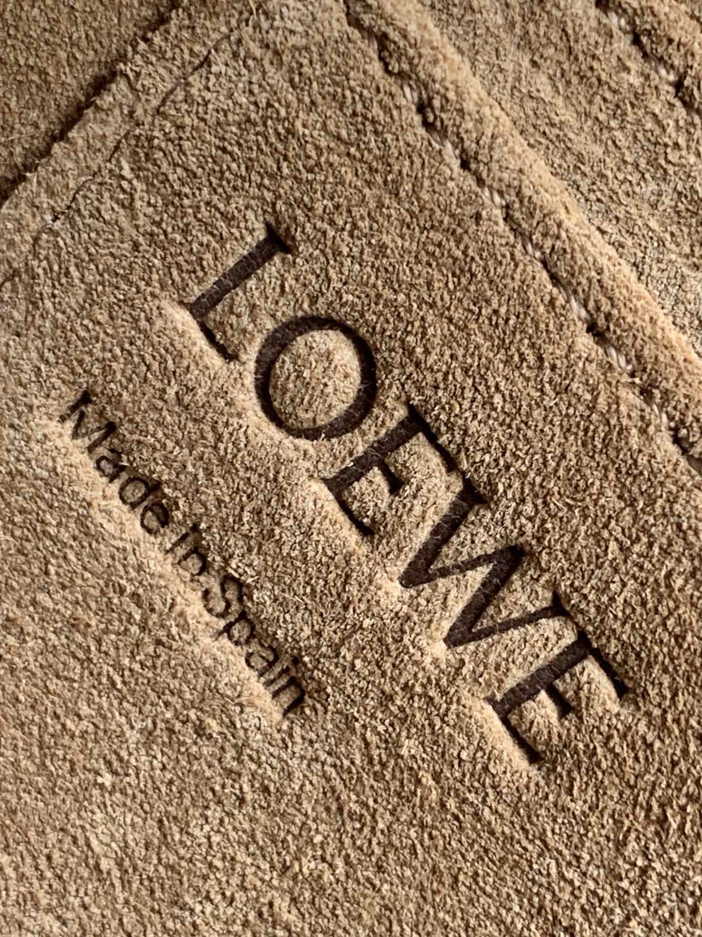 Loewe-gate-mini-21x12-5x9-5-cm-9