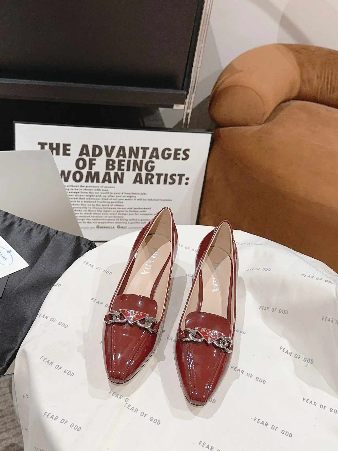 Prada - Коллекция Мэри Джейн - Туфли на низком каблуке с острым носком - Красные