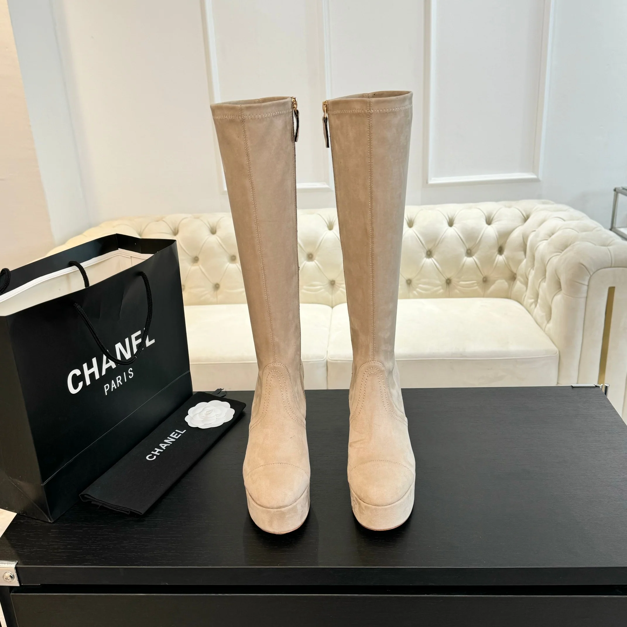 Ботинки Chanel Stretch 2024 — цвет ?Молочный чай?