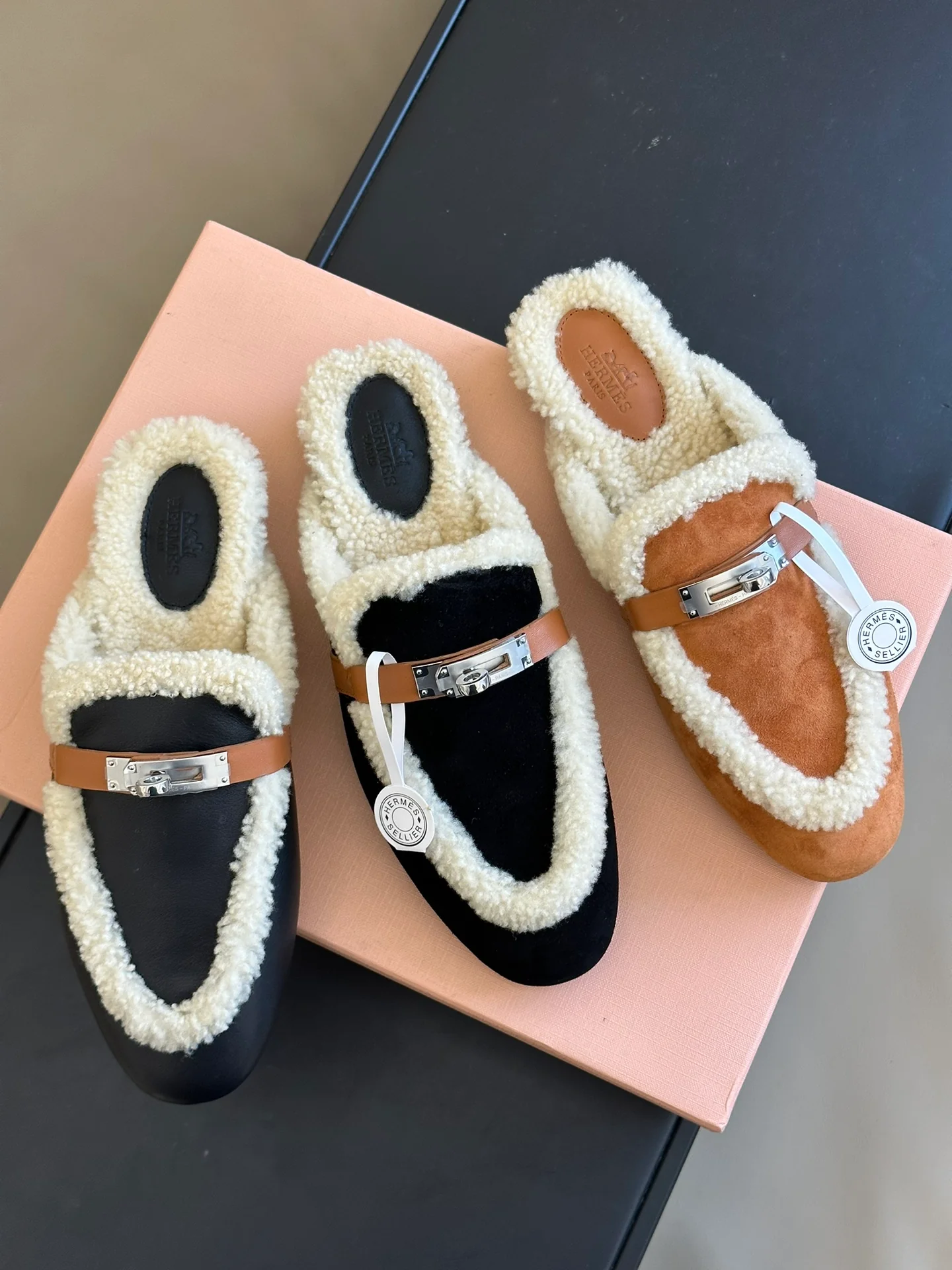 Кашемировые тапочки Hermes 2024 — изображение из коллекции