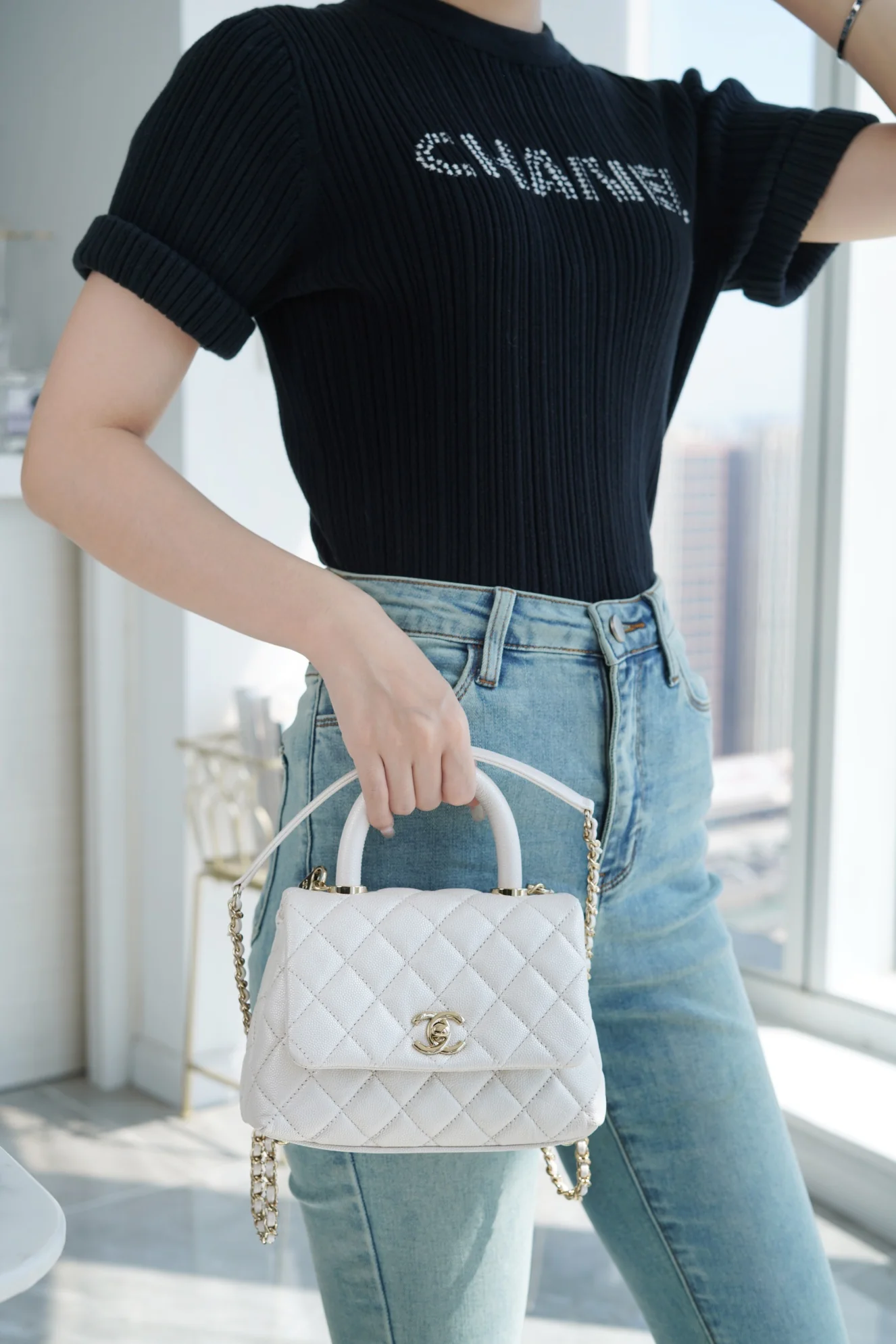 Chanel 2021 Coco Handle из зернистой телячьей кожи - жемчужно-белый - мини-сумка