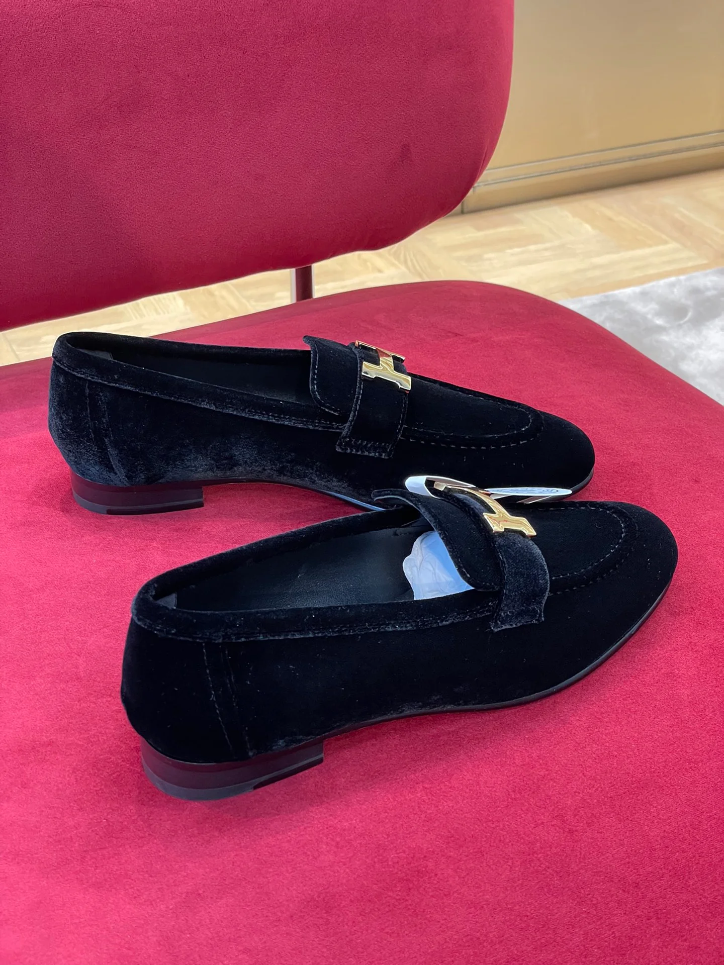 Бархатные лоферы Hermes с эмблемой H-Buck