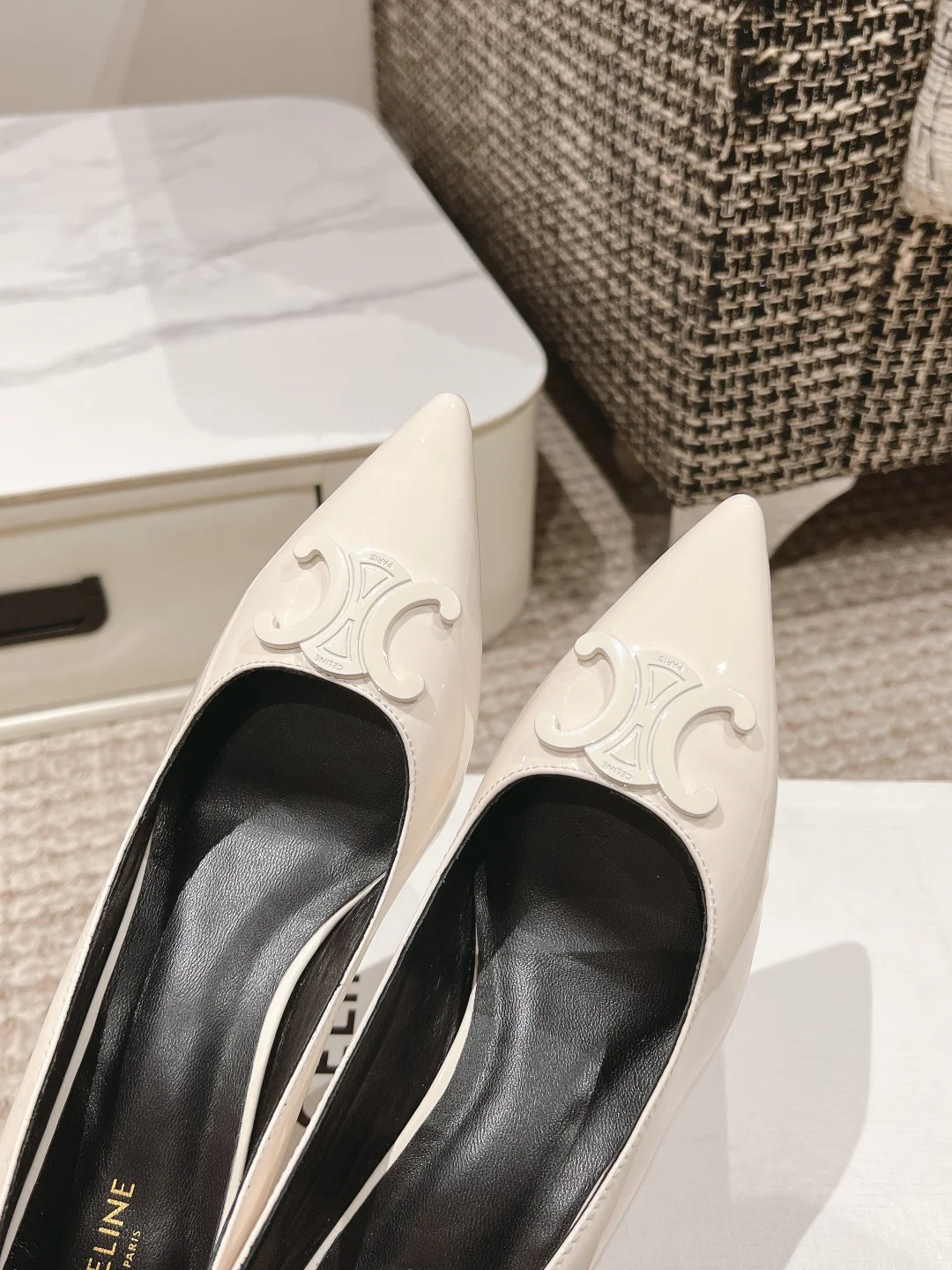 Туфли на высоком каблуке Celine 2024 - белые