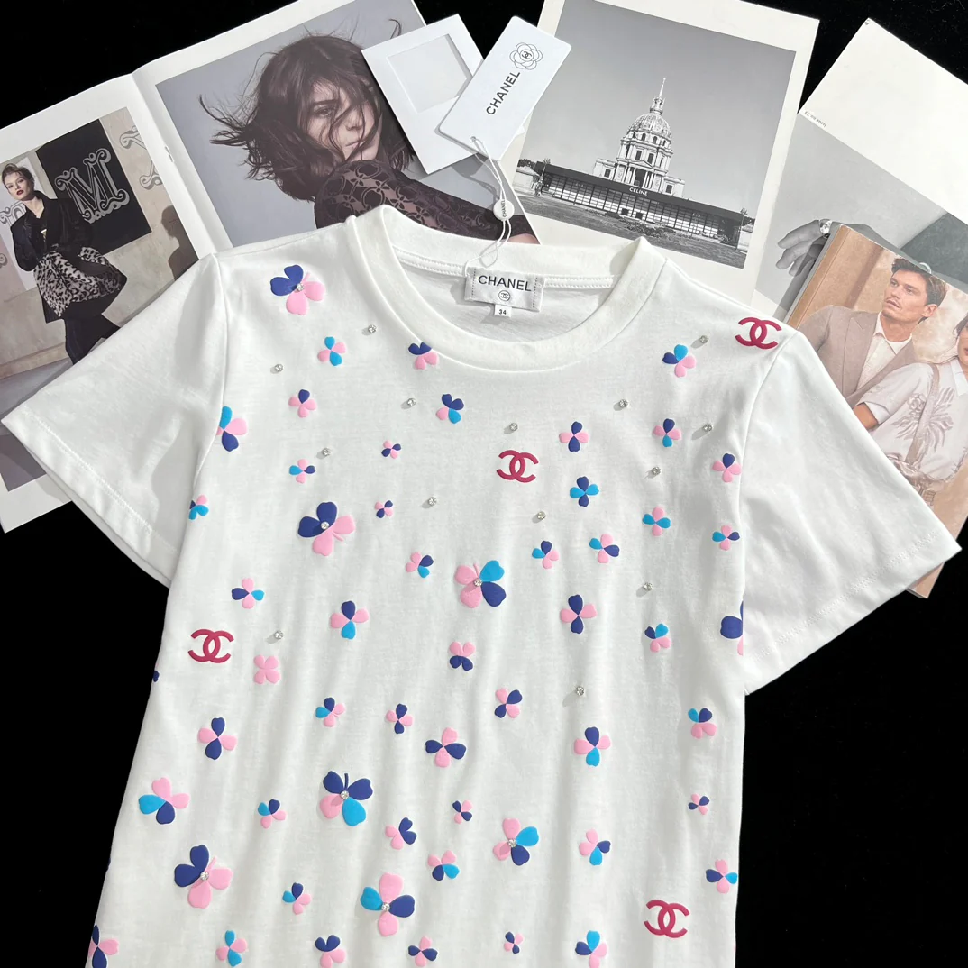 Chanel 2403 - Высококачественная работа, узор из пайеток в виде четырехлистного клевера, художественная хлопковая футболка с круглым вырезом - белая
